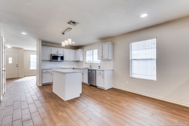13327 Asbury Vis, San Antonio, TX 78249