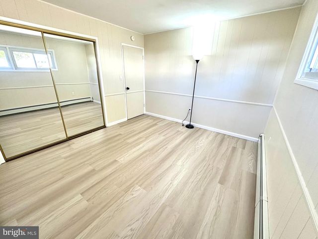 289 GOLDENRIDGE DR, Levittown, PA 19057