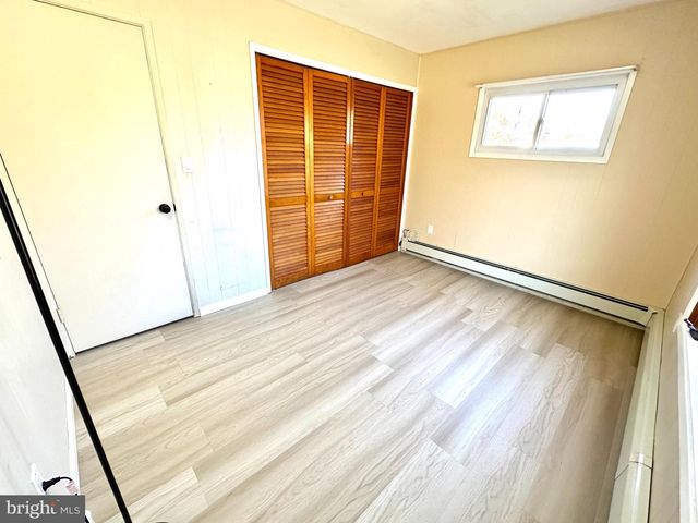 289 GOLDENRIDGE DR, Levittown, PA 19057