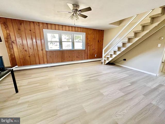 289 GOLDENRIDGE DR, Levittown, PA 19057