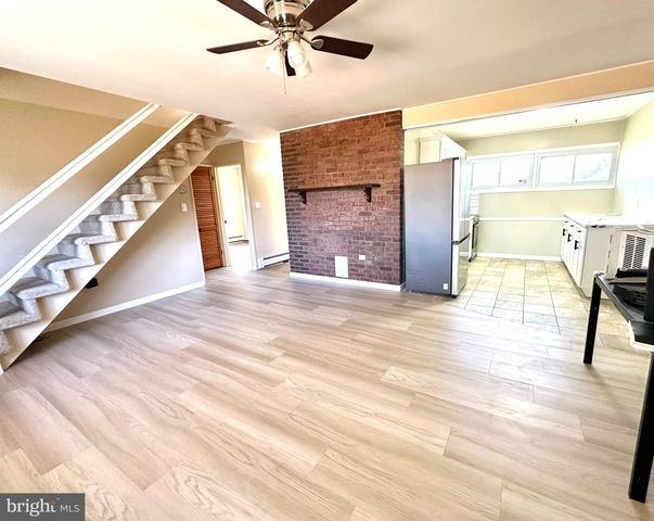 289 GOLDENRIDGE DR, Levittown, PA 19057