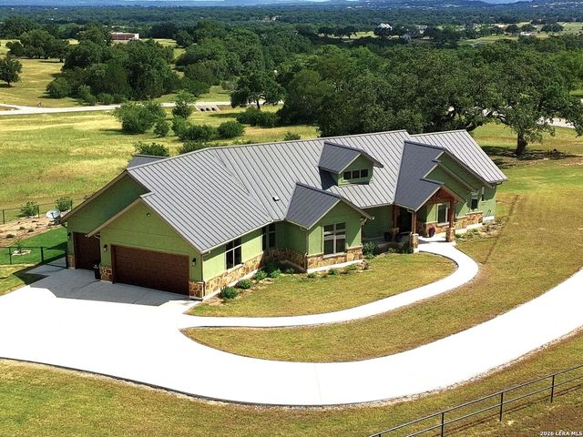 236 Bridle Chase, Bandera, TX 78003