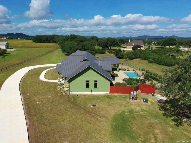 236 Bridle Chase, Bandera, TX 78003