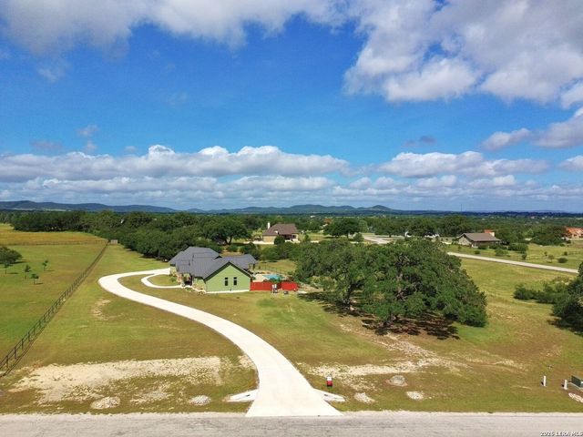 236 Bridle Chase, Bandera, TX 78003