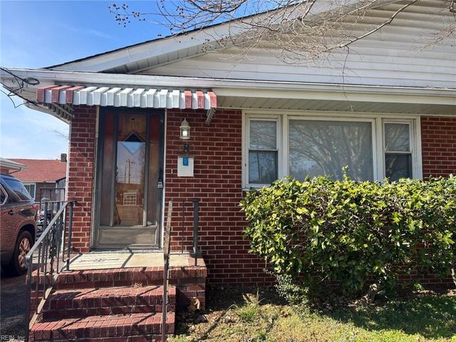 8 Rip Rap RD, Hampton, VA 23669