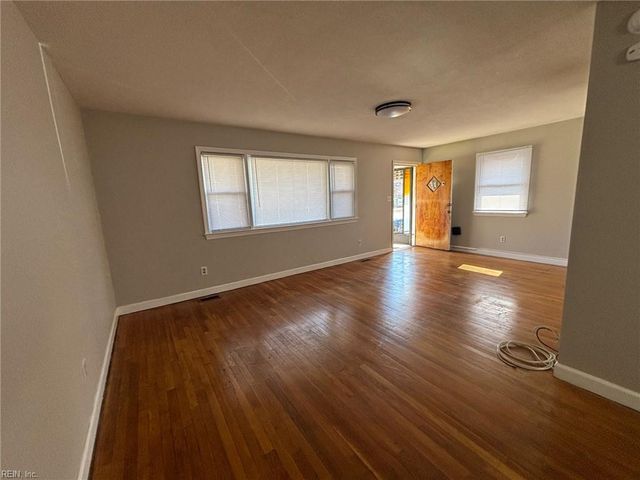 8 Rip Rap RD, Hampton, VA 23669