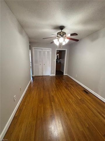 8 Rip Rap RD, Hampton, VA 23669