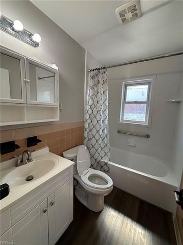 8 Rip Rap RD, Hampton, VA 23669