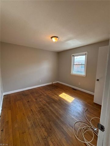 8 Rip Rap RD, Hampton, VA 23669