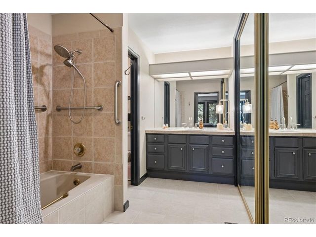 28 Woodbridge Dr, Colorado Springs, CO 80906