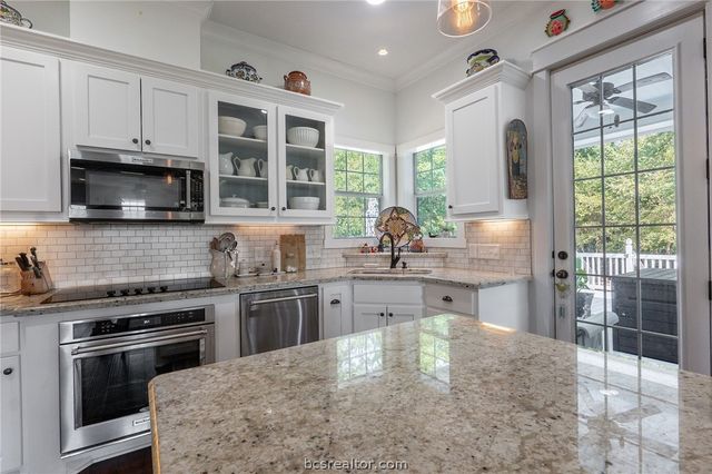 8500 Green Branch Loop, Bryan, TX 77808
