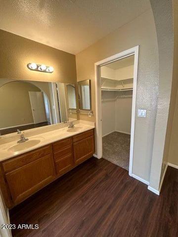 8520 W PALM Lane 1125, Phoenix, AZ 85037