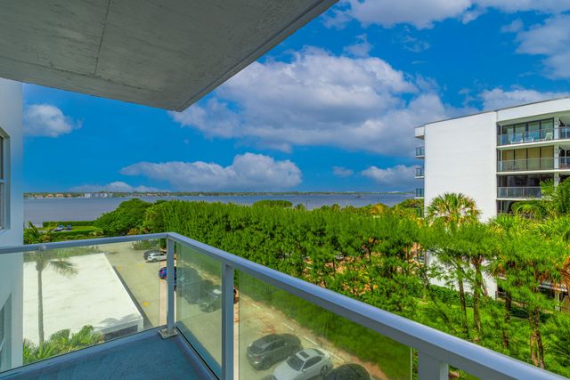 3450 S Ocean Boulevard 401, Palm Beach, FL 33480