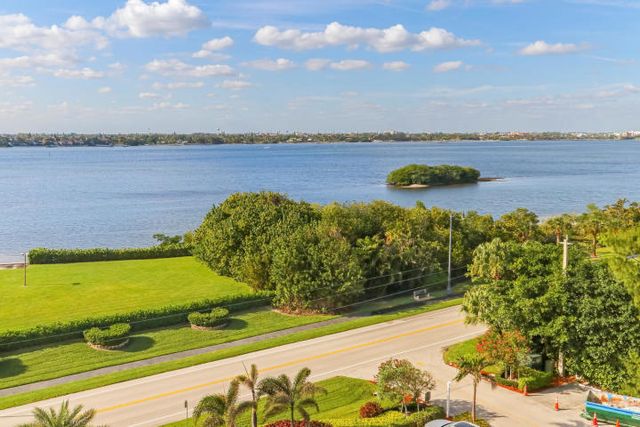 3450 S Ocean Boulevard 401, Palm Beach, FL 33480