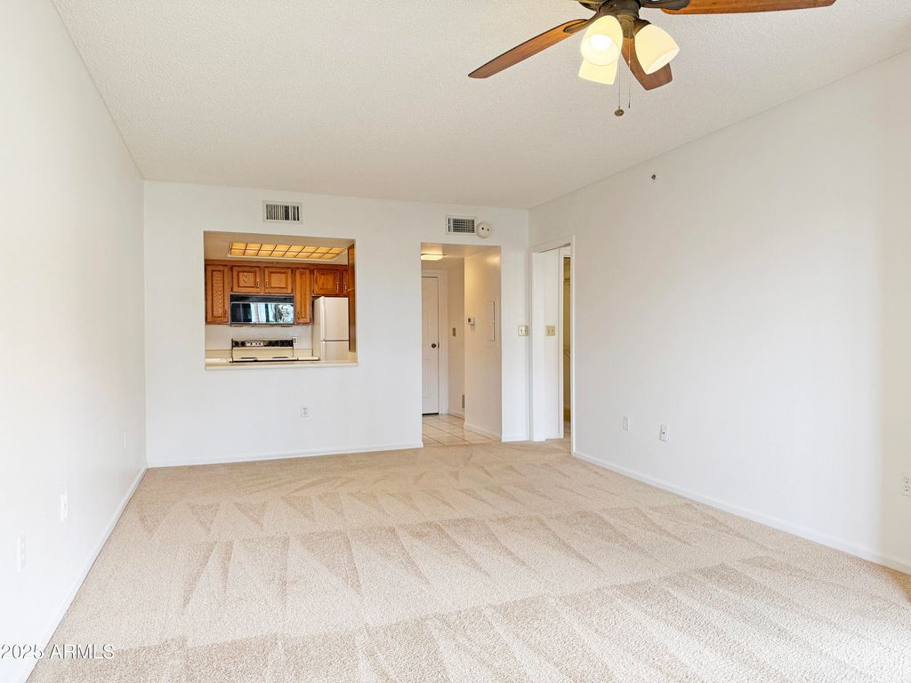 10330 W Thunderbird Boulevard A207, Sun City, AZ 85351 — photo 4