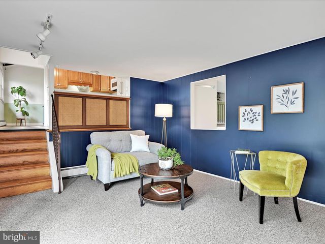 2370 HENBIRD LANE, Lancaster, PA 17601