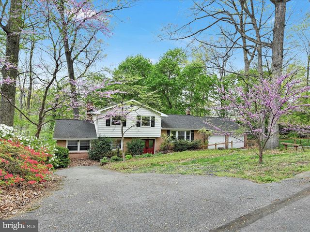 2370 HENBIRD LANE, Lancaster, PA 17601