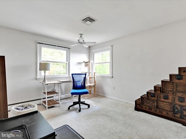 2370 HENBIRD LANE, Lancaster, PA 17601