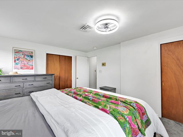2370 HENBIRD LANE, Lancaster, PA 17601