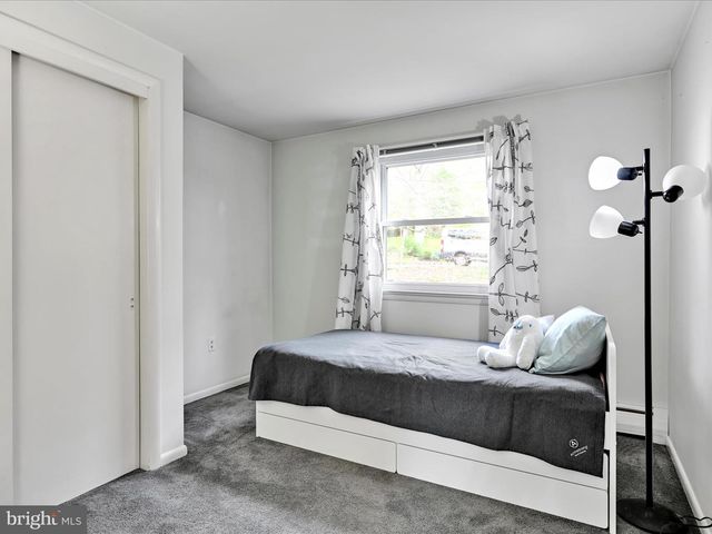 2370 HENBIRD LANE, Lancaster, PA 17601
