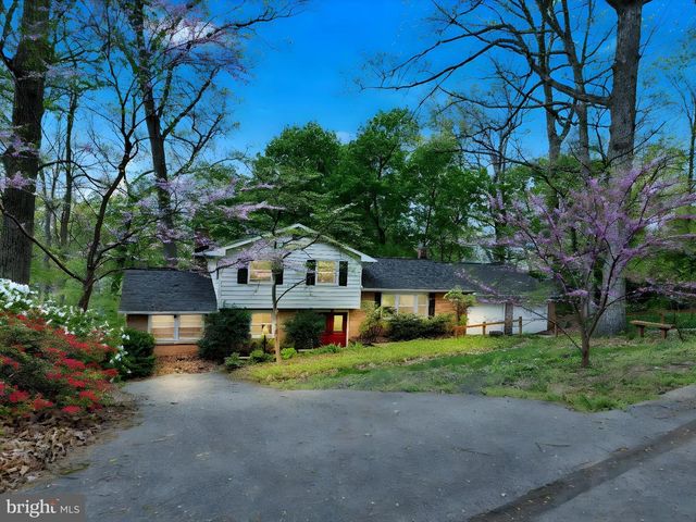 2370 HENBIRD LANE, Lancaster, PA 17601