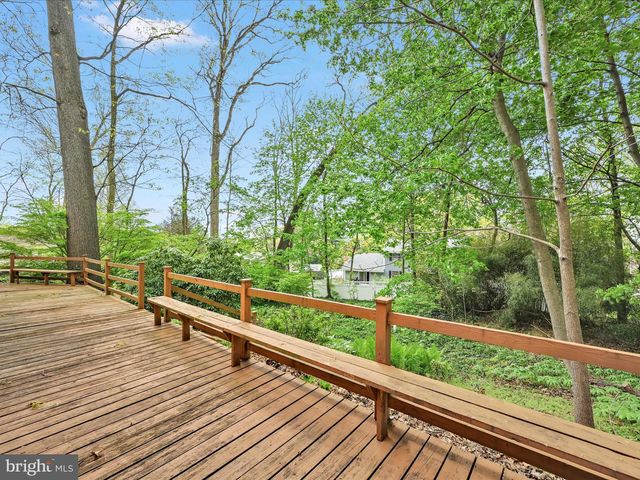 2370 HENBIRD LANE, Lancaster, PA 17601