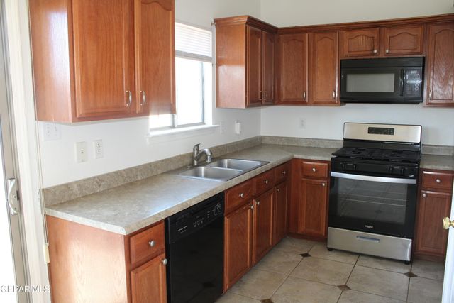 13985 SANDY ROCK Drive, El Paso, TX 79938