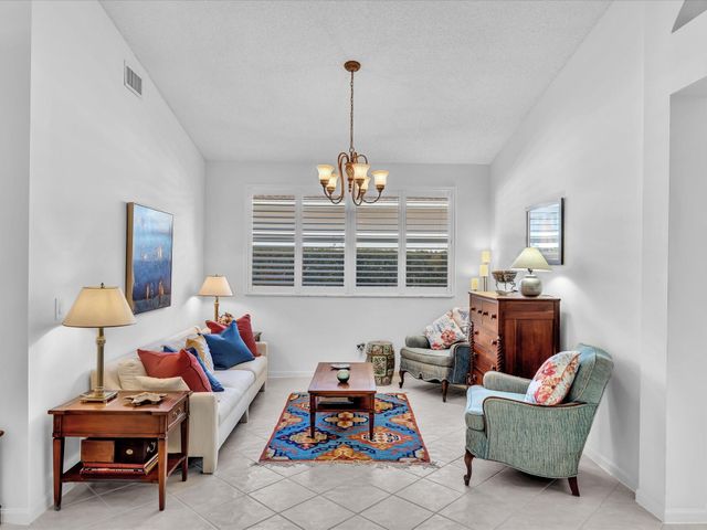 3580 Canary Palm Ct, Pompano Beach, FL 33069