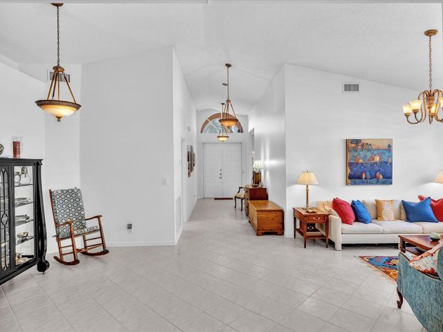 3580 Canary Palm Ct, Pompano Beach, FL 33069