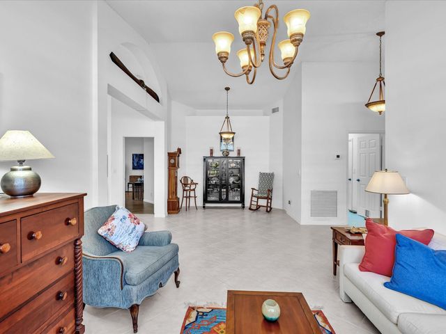 3580 Canary Palm Ct, Pompano Beach, FL 33069