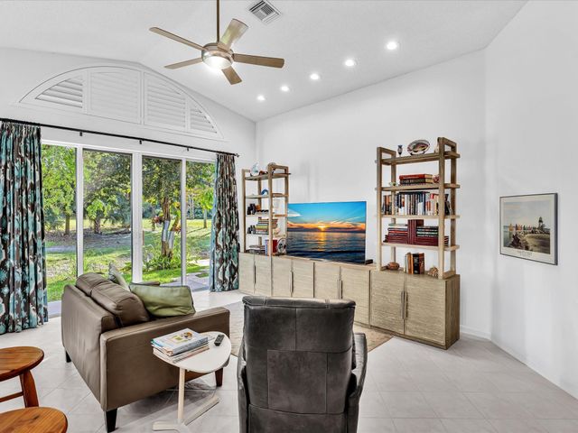 3580 Canary Palm Ct, Pompano Beach, FL 33069