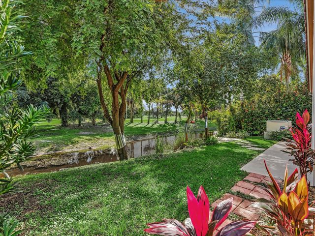 3580 Canary Palm Ct, Pompano Beach, FL 33069