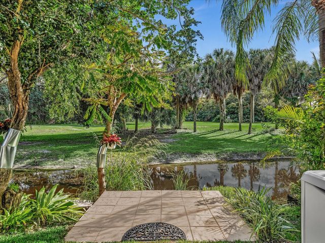 3580 Canary Palm Ct, Pompano Beach, FL 33069