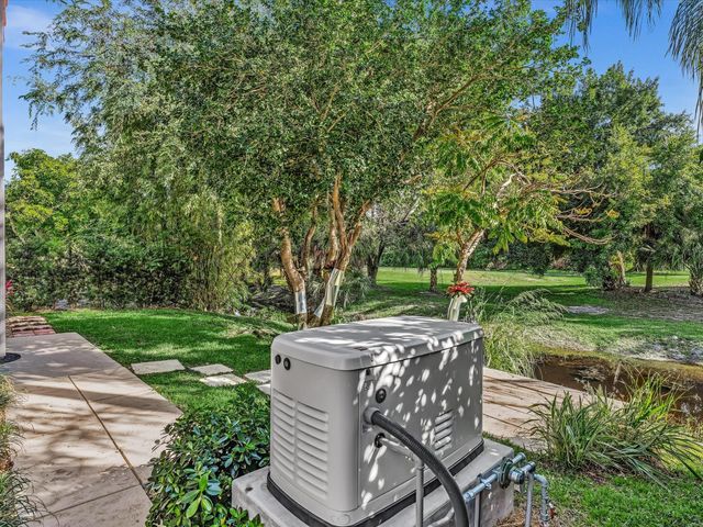 3580 Canary Palm Ct, Pompano Beach, FL 33069