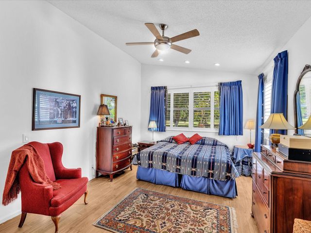 3580 Canary Palm Ct, Pompano Beach, FL 33069