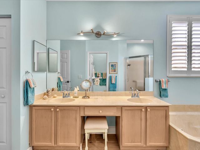 3580 Canary Palm Ct, Pompano Beach, FL 33069