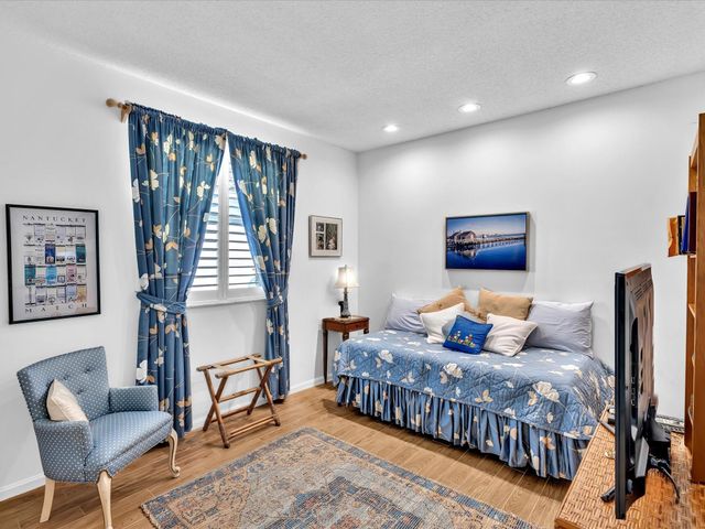 3580 Canary Palm Ct, Pompano Beach, FL 33069