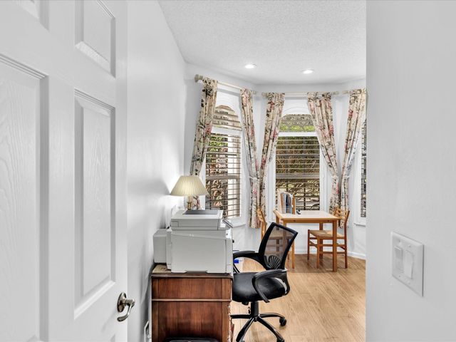 3580 Canary Palm Ct, Pompano Beach, FL 33069