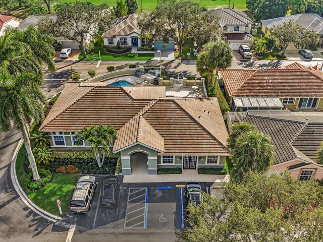 3580 Canary Palm Ct, Pompano Beach, FL 33069