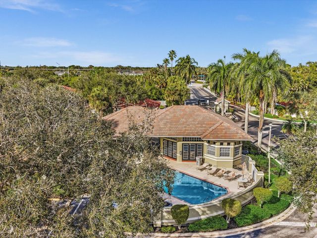 3580 Canary Palm Ct, Pompano Beach, FL 33069