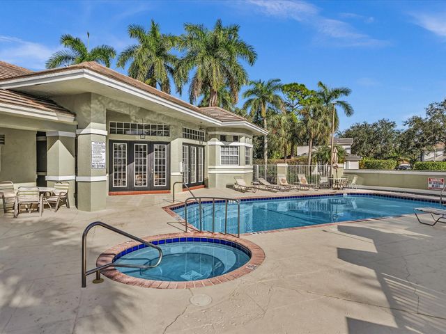 3580 Canary Palm Ct, Pompano Beach, FL 33069
