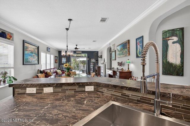 293 MAXWELL Drive, Welaka, FL 32193