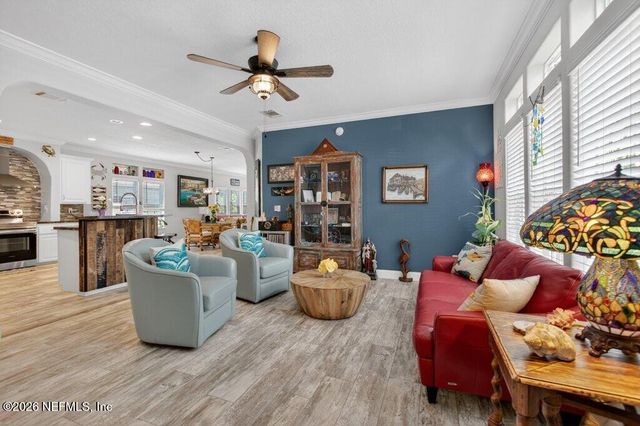 293 MAXWELL Drive, Welaka, FL 32193