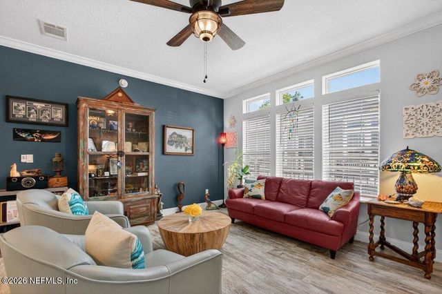 293 MAXWELL Drive, Welaka, FL 32193