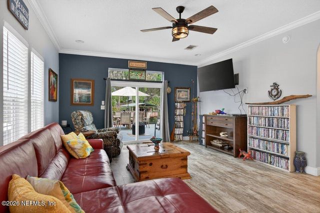 293 MAXWELL Drive, Welaka, FL 32193