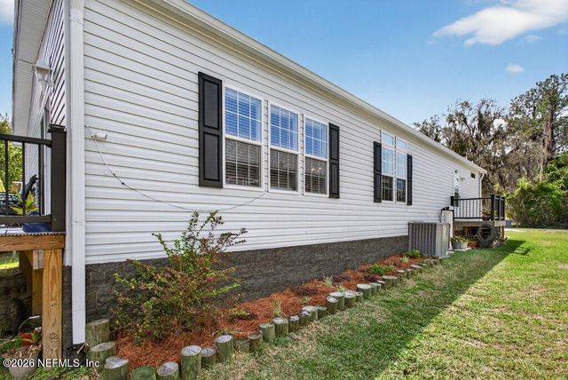 293 MAXWELL Drive, Welaka, FL 32193