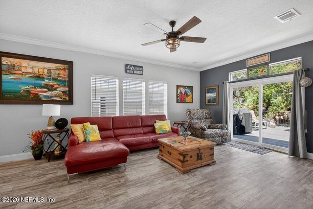 293 MAXWELL Drive, Welaka, FL 32193