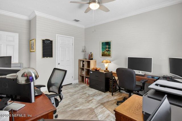 293 MAXWELL Drive, Welaka, FL 32193