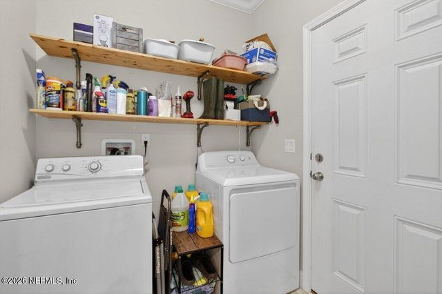 293 MAXWELL Drive, Welaka, FL 32193