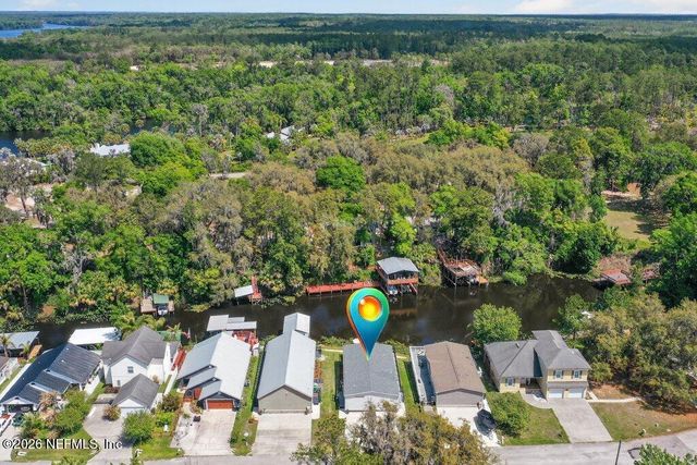 293 MAXWELL Drive, Welaka, FL 32193